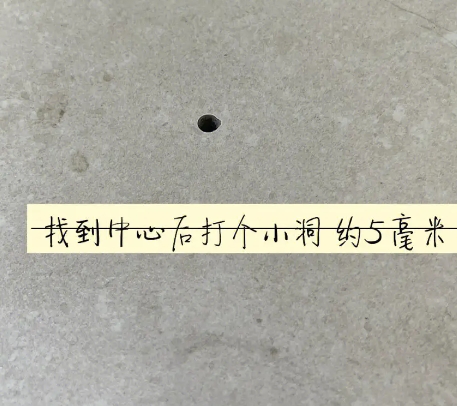 富县瓷砖空鼓维修公司专业解答在瓷砖铺贴过程中，如果砂料搅拌不均匀，将会带来以下问题